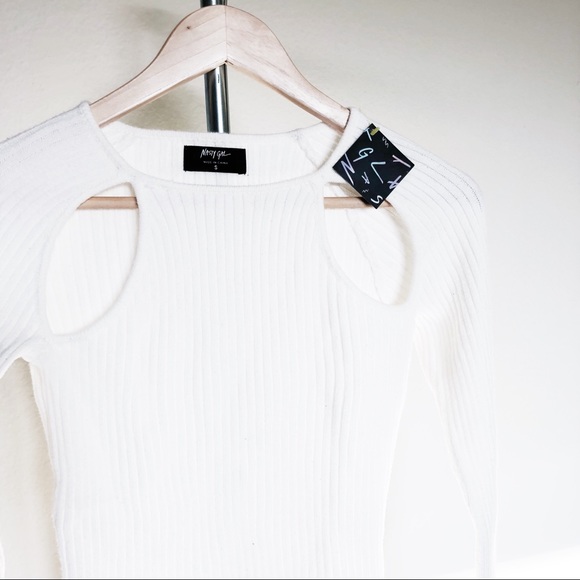 Fitted Knit Cutout Cropped Sweater - Picture 2 of 3